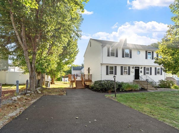 94 Mablin, North Andover, MA 01845