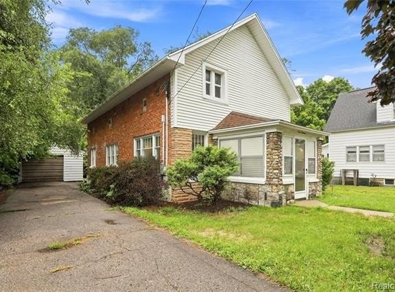 113 E State Street, Montrose, MI 48457