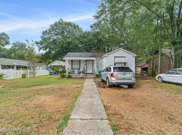 316 W Avenue, McComb, MS 39648