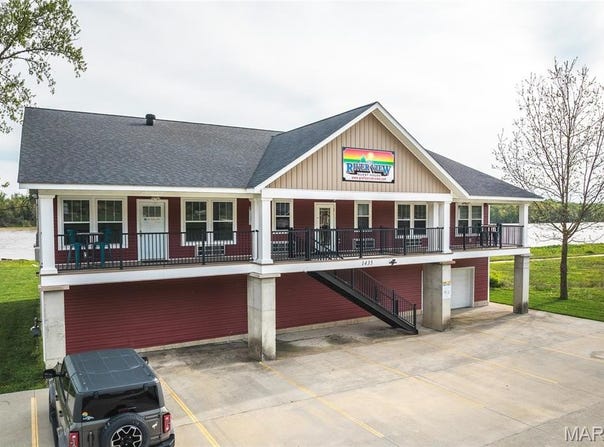 1435 W Main Street, Grafton, IL 62037