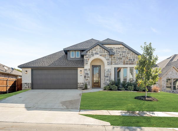 210 Comanche Trail, Alvarado, TX 76009