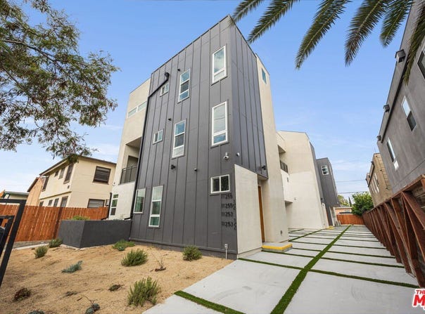 11253 Hatteras St, North Hollywood, CA 91601