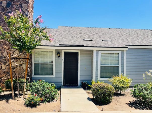 1472 Mayflower Way, Clovis, CA 93612