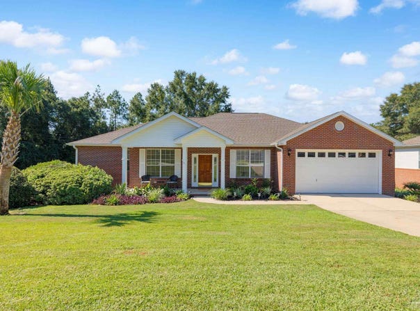 601 W Lynn Brk, Crestview, FL 32539
