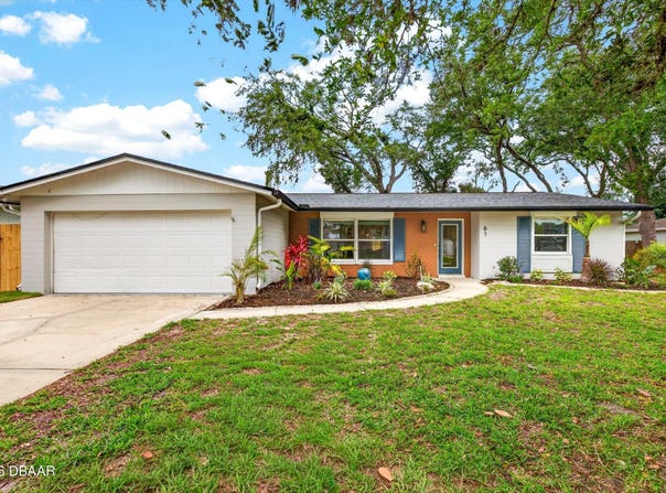 61 Merrywood Circle, Ormond Beach, FL 32174