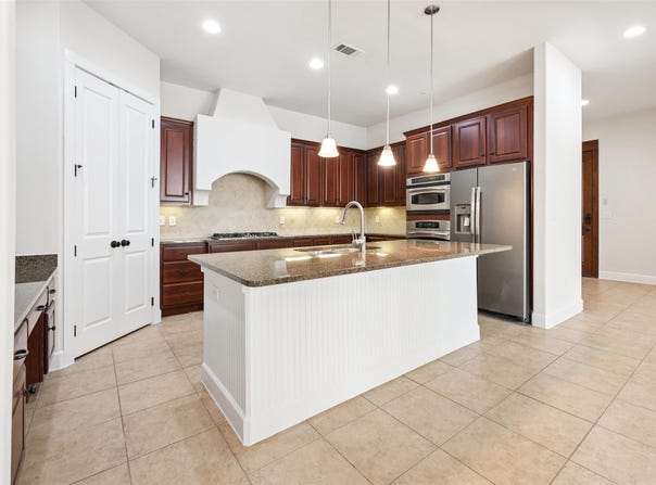 610 Via Ravello, Irving, TX 75039