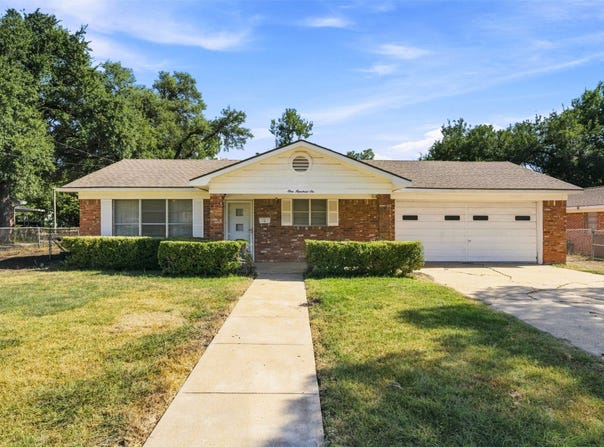 106 Royal Drive, Marlin, TX 76661