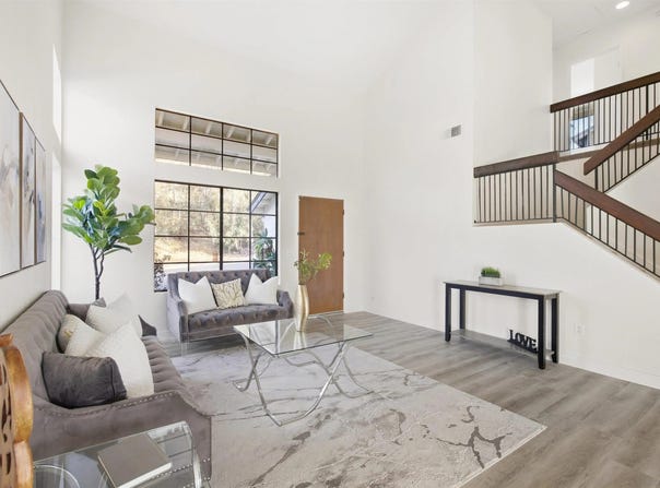 864 Angelus, San Diego, CA 92114