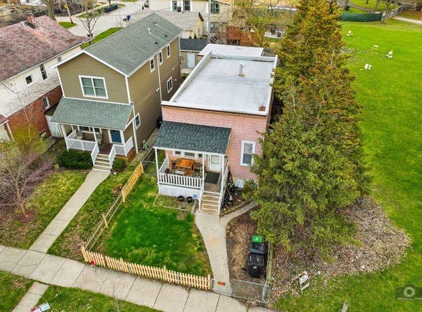 2144 Dewey Avenue, Evanston, IL 60201