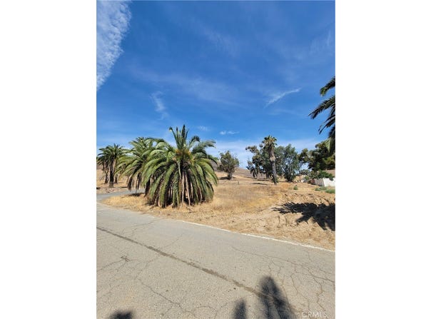 Shrier, Lake Elsinore, CA 92530