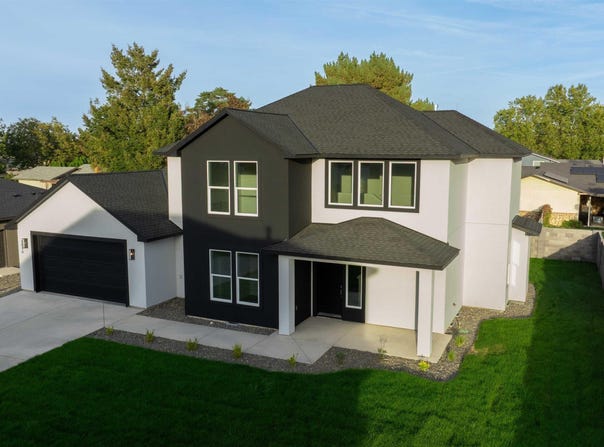 1056 N Grant Pl, Kennewick, WA 99336