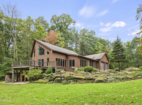 525 Rote Hill Rd, Sheffield, MA 01257