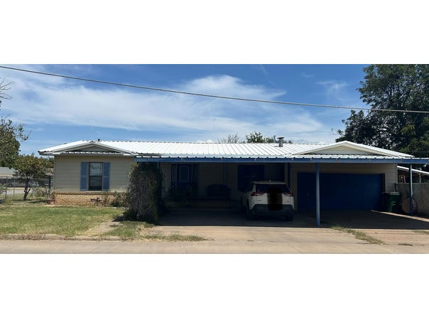 106 N Ave. O, Olney, TX 76374