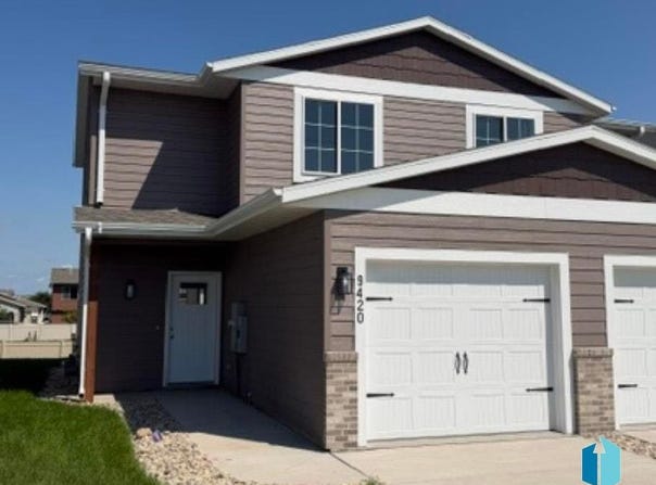 9420 W Tunis Dr, Sioux Falls, SD 57106