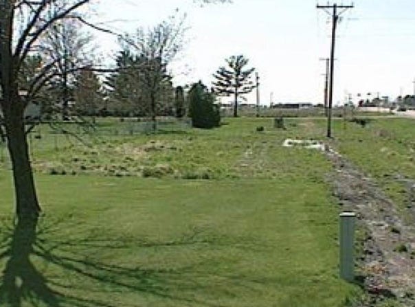 Lawrence Drive E (B), Cedar Rapids, IA 52404