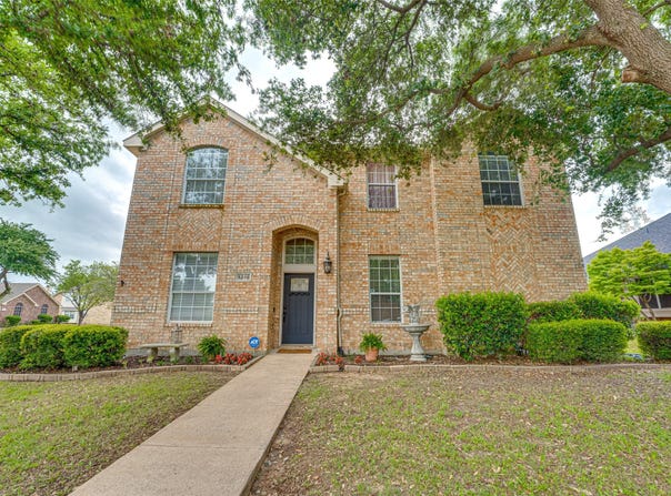 5218 Griffins Pointe Drive, Rowlett, TX 75089