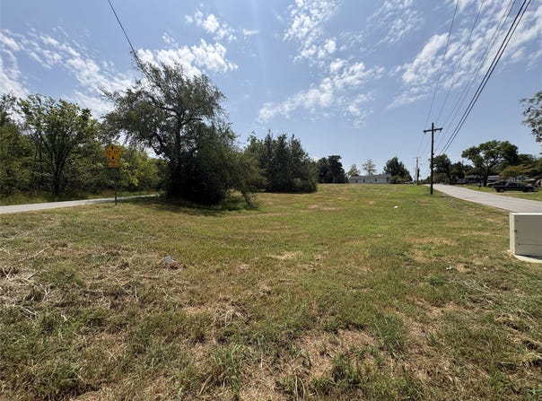 S Travis Avenue, Denison, TX 75021