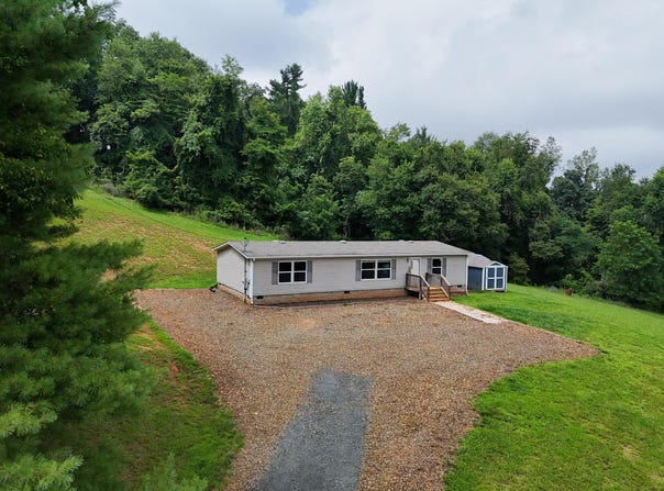 3767 Franklin SE, Floyd, VA 24091
