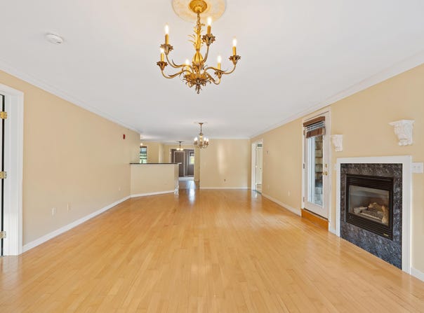 27 Claire Point Road, Burlington, VT 05408