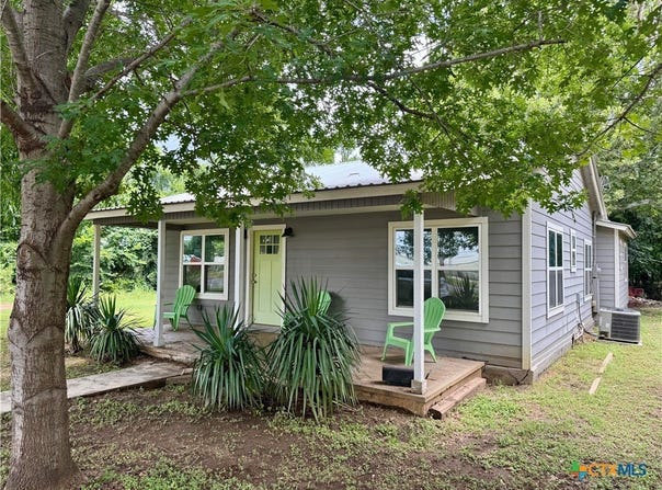 708 Sheffield Avenue, Llano, TX 78643