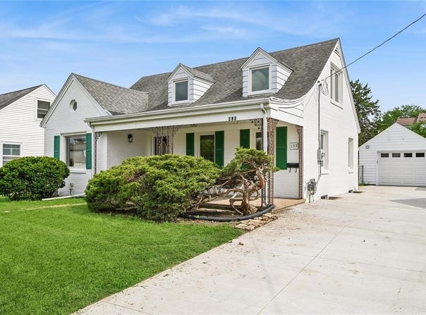 137 19th Avenue SW, Cedar Rapids, IA 52404