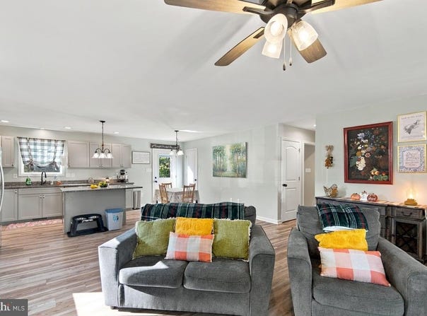 303 E OLD CROSS Road, NEW MARKET, VA 22844