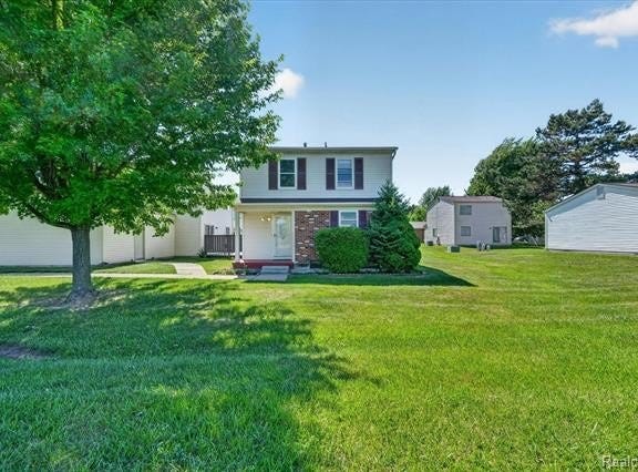 2824 Roundtree Drive, Troy, MI 48083