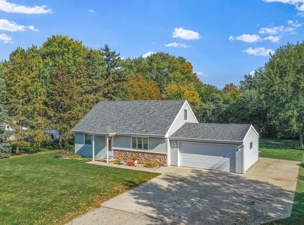 649 WANDA Avenue, NEENAH, WI 54956-1618