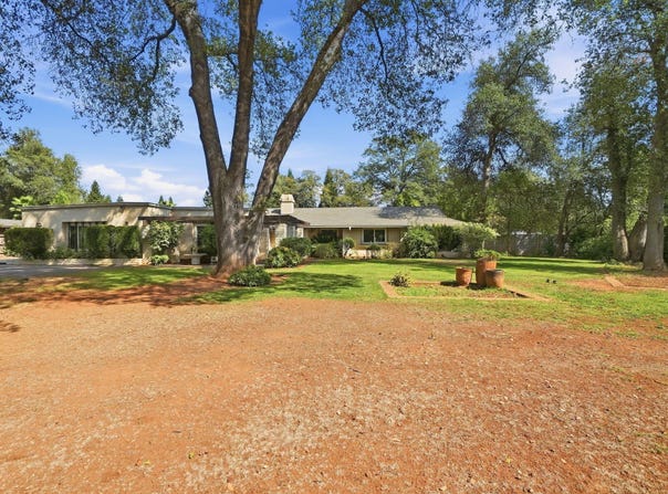 4935 Saratoga Drive, Redding, CA 96002