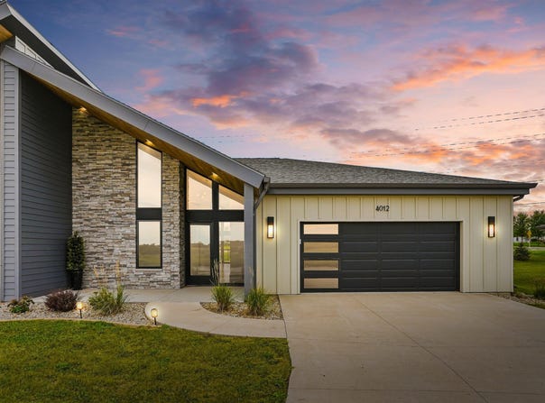 4012 Keagles Crossing, Cedar Falls, IA 50613