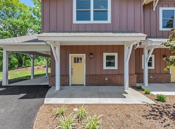 263 N Church St, Marion, VA 24354