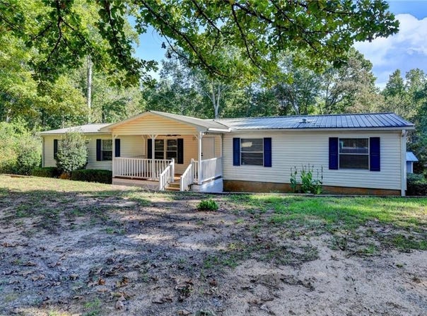 5500 Hemlock Court, Lula, GA 30554