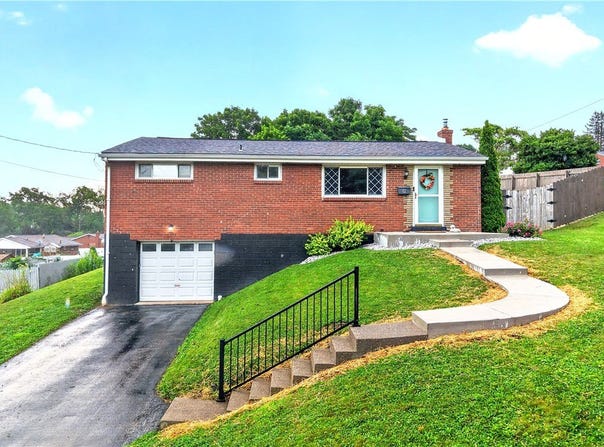 12 Corbett Ave, Irwin, PA 15642