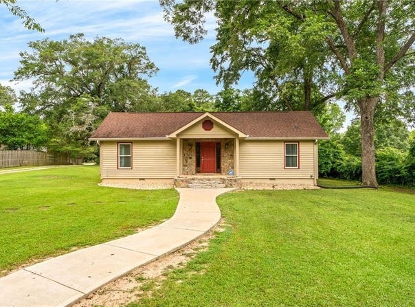 580 E UNIVERSITY Drive, AUBURN, AL 36830