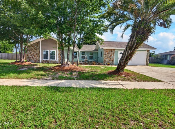 360 Bell Circle, Lynn Haven, FL 32444