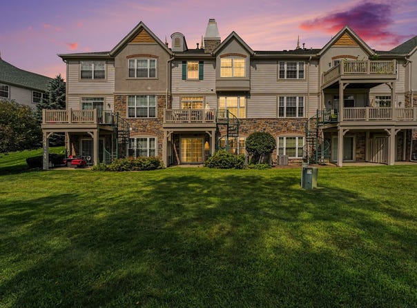 469 Bay Tree Circle, Vernon Hills, IL 60061