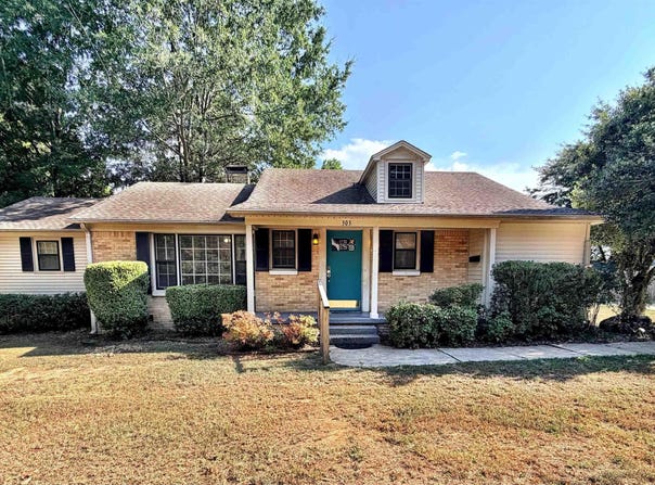 303 E Conway Street, Benton, AR 72015-6211