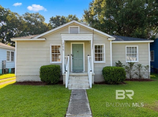 205 Pinehill Drive, Mobile, AL 36606