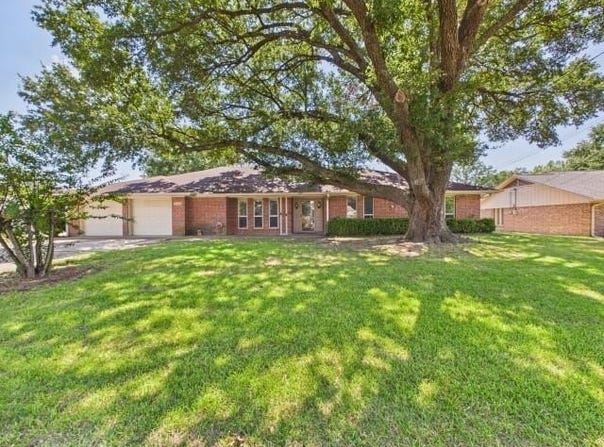 518 Ridgeway Ln., Chandler, TX 75758