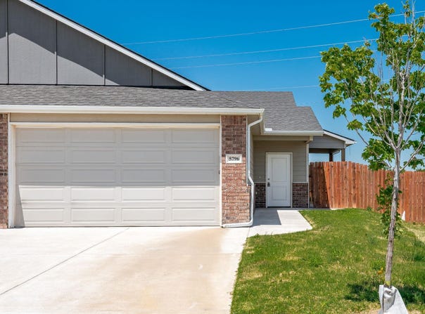 5794 E Bristol Circle, Wichita, KS 67220