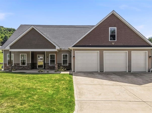 10 Walker Street, Collier Twp, PA 15071