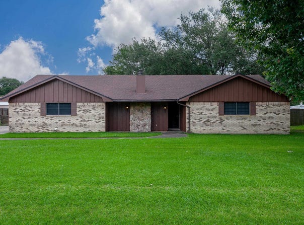 5279 Highlander, Orange, TX 77630