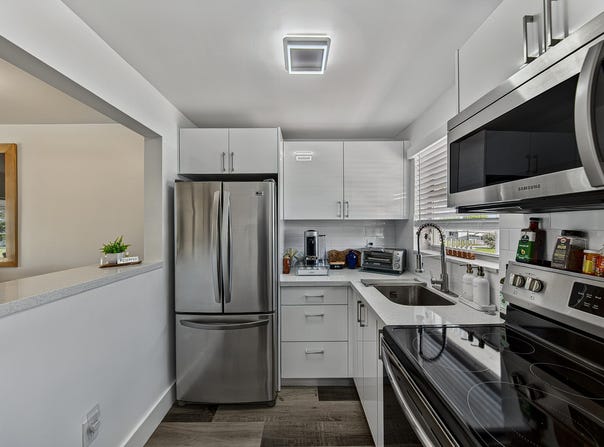 301 S Golf Boulevard, Pompano Beach, FL 33064