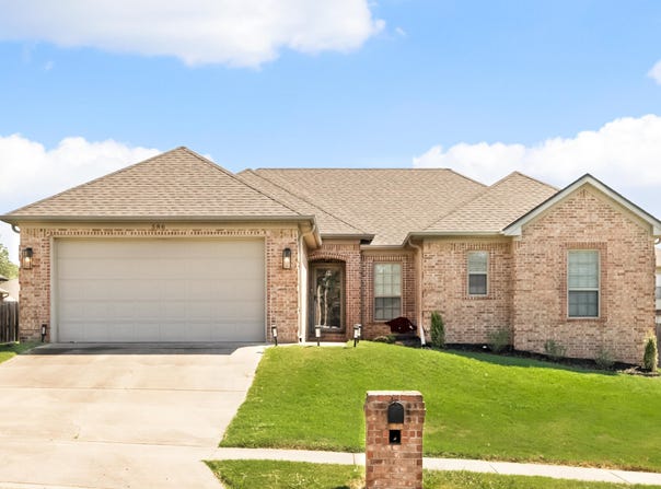 586 Crepe Myrtle, Cabot, AR 72023