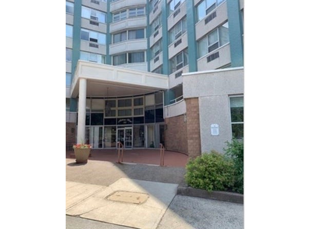 101 Mulberry St, Springfield, MA 01105