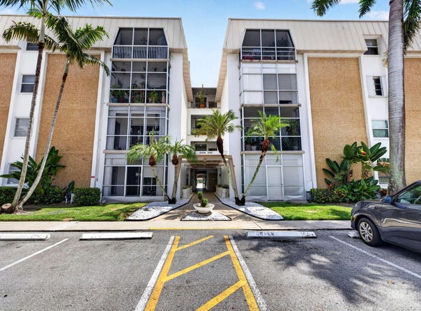 3040 NE 16th Avenue, Oakland Park, FL 33334