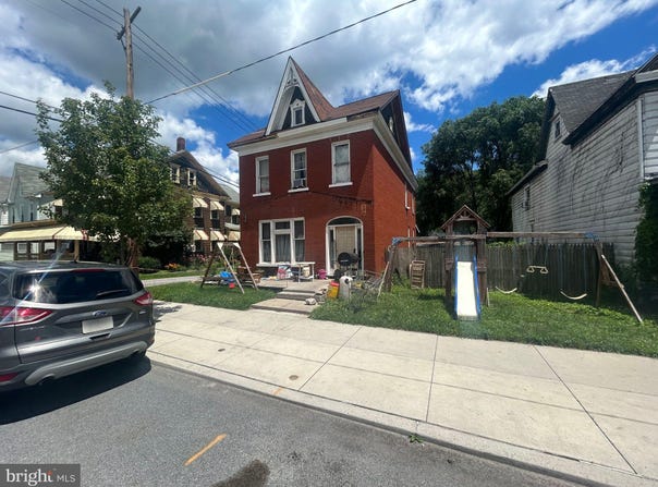 1516 LOGAN Avenue, TYRONE, PA 16686