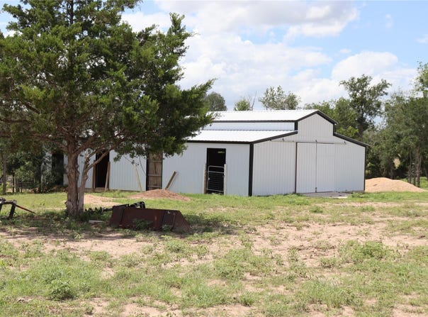 1220 Brushy Branch Rd, Lockhart, TX 78644