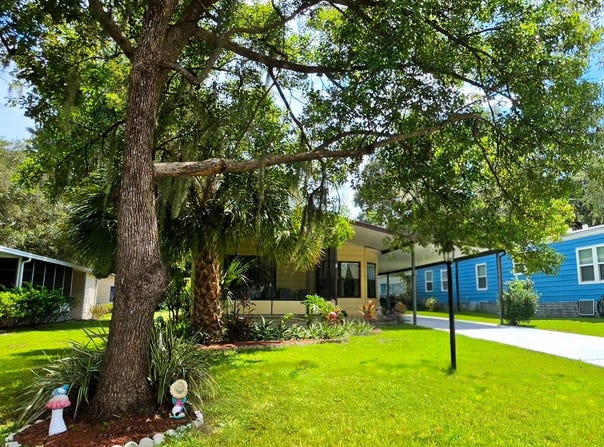 10910 Whispering Oaks Circle, Riverview, FL 33569