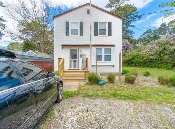 241 Middle Lane, Virginia Beach, VA 23454